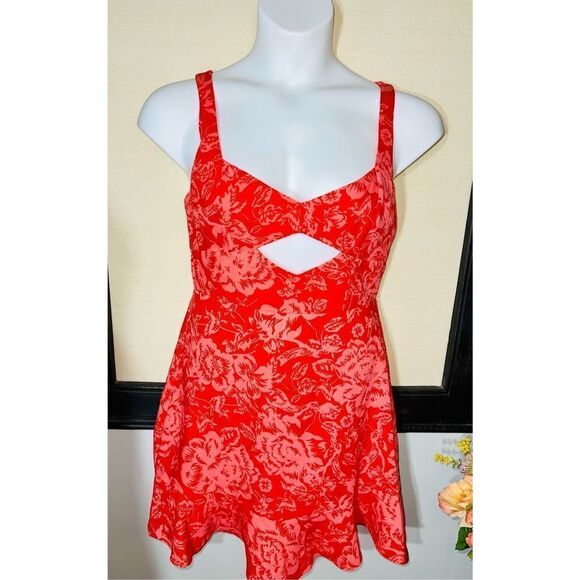 BCBG Red Floral Dress - NWT - Size 0 - Picture 2 of 8